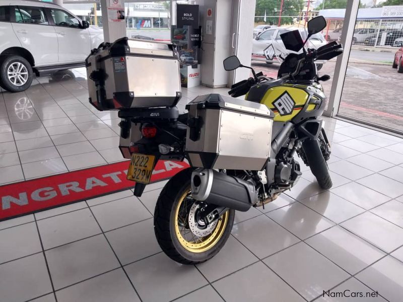 Suzuki V-Strom 1000 in Namibia