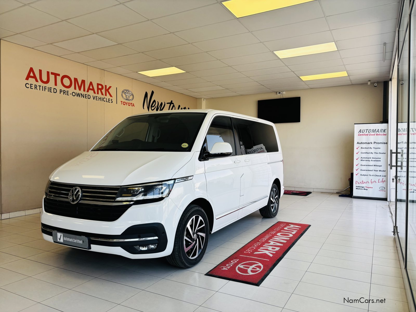 Volkswagen Caravelle 2.0  Bitdi Highline DSG 4Motion (146kw) in Namibia