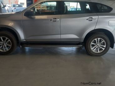 Pre-owned Isuzu MU-X for sale in 