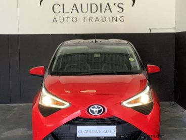 Pre-owned Toyota AYGO 1.0 X-PLAY for sale in 