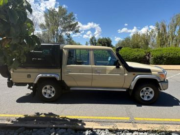 Pre-owned Toyota Toyota Landcruiser for sale in 