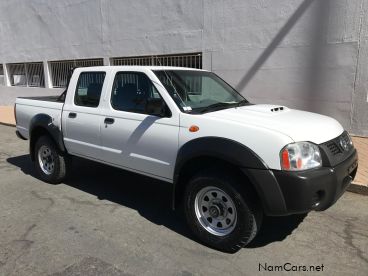 Pre-owned Nissan Nissan NP300 Dcab 2.5Tdi 4x4 for sale in 
