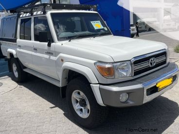 Pre-owned Toyota Toyota Land Cruiser V6 Dcab 4x4 for sale in 