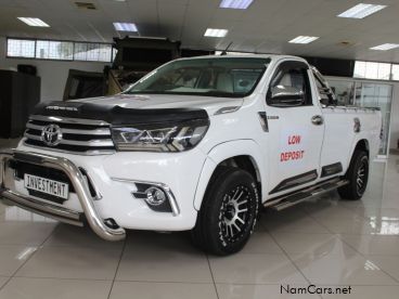 Pre-owned Toyota Hilux 2.0 VVTI for sale in 