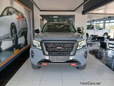 Pre-owned Nissan Navara Pro-4x 2.5D 4x4 A/T D/C for sale in 