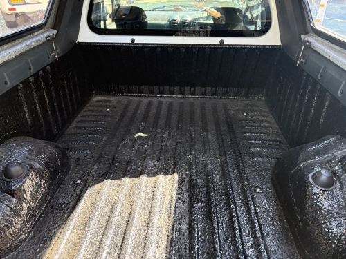 Nissan NP200 1.6 A/con Safety in Namibia