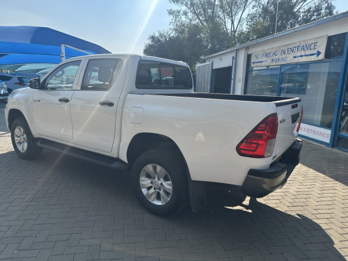 Toyota Hilux 2.4 GD6 4x4 D/cab SRX Manual in Namibia