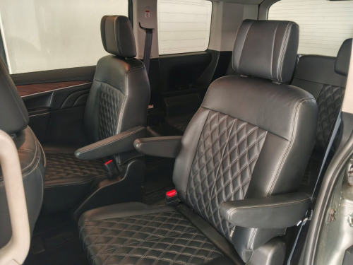 Mitsubishi Delica D5 2.2 Diesel 8-Speed Auto Super All Wheel Control (S-AWC) in Namibia