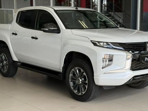 Pre-owned Mitsubishi Triton 2.4 Di Dc 4x4 AT PU DC for sale in 