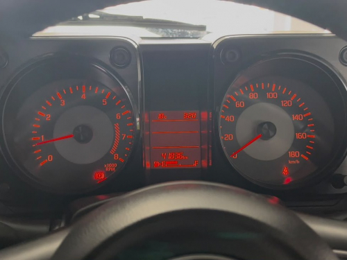 Suzuki Jimny 105i GLX MT in Namibia