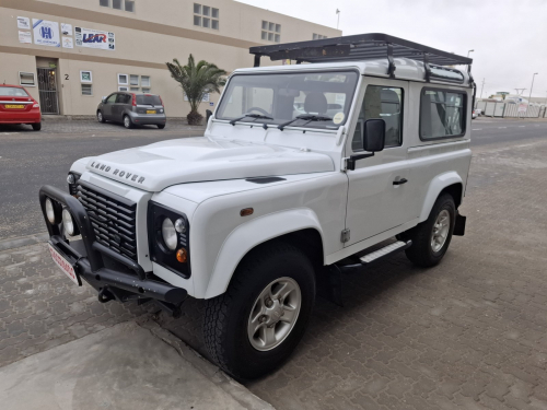 Land Rover DEFENDER TD90 PUMA 2.2 4X4 in Namibia