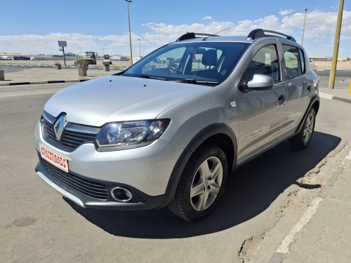 Renault Sandero Stepway 1.0 T in Namibia