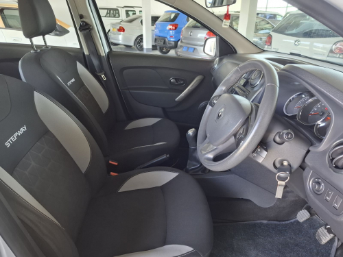 Renault Sandero Stepway 1.0 T in Namibia