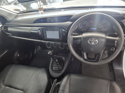 Toyota HILUX 2.4 GD S/C LWB A/C 2X4 in Namibia