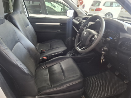 Toyota HILUX 2.4 GD S/C LWB A/C 2X4 in Namibia