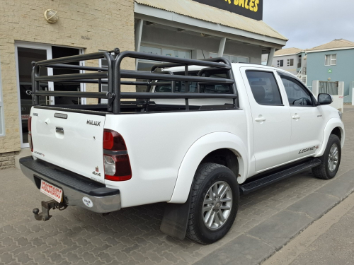Toyota HILUX LEGEND 45 D/C A/T 4X4 in Namibia