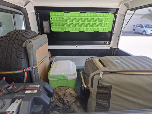 Toyota Land Cruiser 4.0 V6 D/C 4X4 in Namibia
