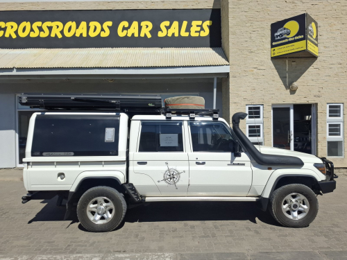 Toyota Land Cruiser 4.0 V6 D/C 4X4 in Namibia