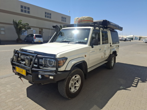 Toyota Land Cruiser 4.0 V6 D/C 4X4 in Namibia