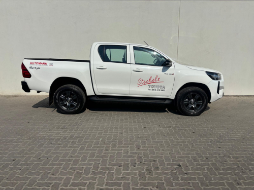 Toyota Hilux D/Cab 2.4 4x2 A/t in Namibia
