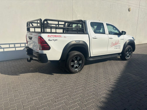 Toyota Hilux D/C 2.4 4x2 A/T in Namibia