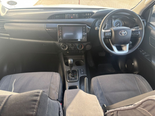 Toyota Hilux D/C 2.4 4x2 A/T in Namibia
