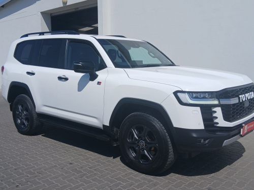 Toyota Land Cruiser 300 3.3 V6 Grs in Namibia