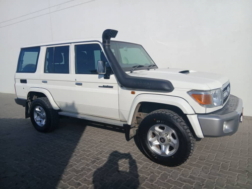 Pre-owned Toyota Lc76 SW 4.5 V8 4x4 MT for sale in 
