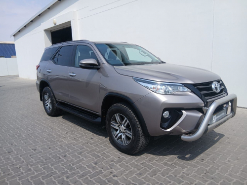 Toyota Fortuner 2.4 4x2 A/T in Namibia