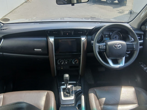 Toyota Fortuner 2.4 4x2 A/T in Namibia