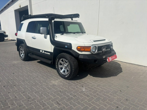 Toyota Fj 4.0 V6 in Namibia