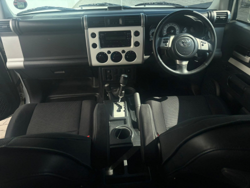 Toyota Fj 4.0 V6 in Namibia