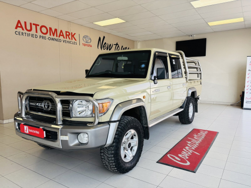 Toyota Landcruiser 4.0 V6 D/C in Namibia