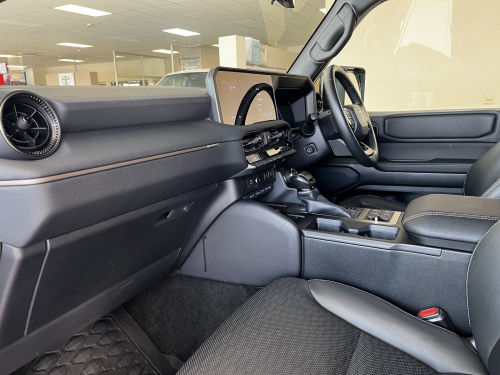 Toyota Prado 2.8 GD VX-R 4x4 AT in Namibia