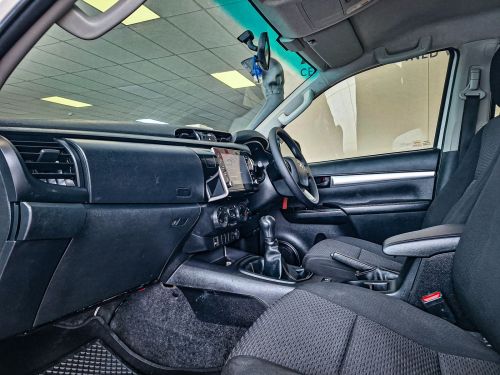 Toyota Hilux 2.4 Gd-6 Raider 4x4 MT in Namibia