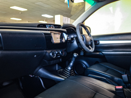 Toyota Hilux SC 2.4 GD S A/C 5MT in Namibia