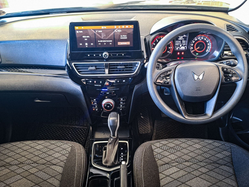 Mahindra XUV 3X0 1.2 MX3 AT in Namibia