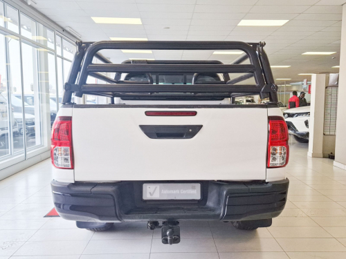 Toyota Hilux Extra Cab 2.4 GD6 RB 2x4 MT in Namibia