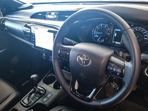 Toyota Hilux 2.8 LGD 4x4 AT in Namibia