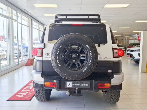 Toyota FJ Cruiser 4.0 V6 Petrol AT 4x4 in Namibia