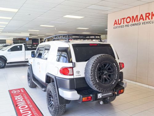 Toyota FJ Cruiser 4.0 V6 Petrol AT 4x4 in Namibia