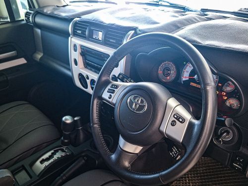 Toyota FJ Cruiser 4.0 V6 Petrol AT 4x4 in Namibia