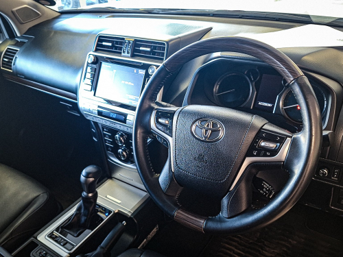 Toyota Land Cruiser Prado 3.0D 4x4 AT in Namibia