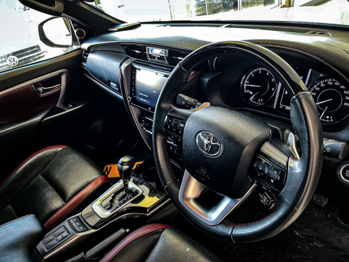 Toyota Fortuner 2.8 GD6 VX 4x4 AT in Namibia