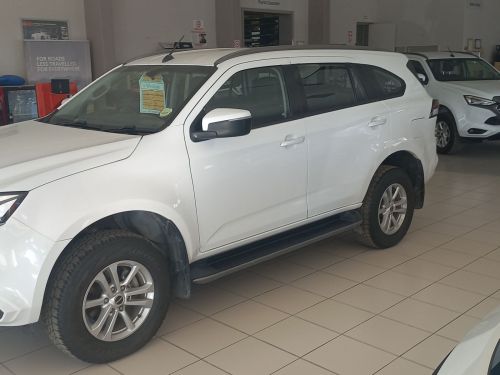 Isuzu MU-X 3.0 4X4 LS AT in Namibia