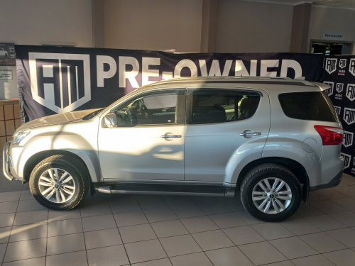 Isuzu MU-X 3.0 4X4 AT in Namibia