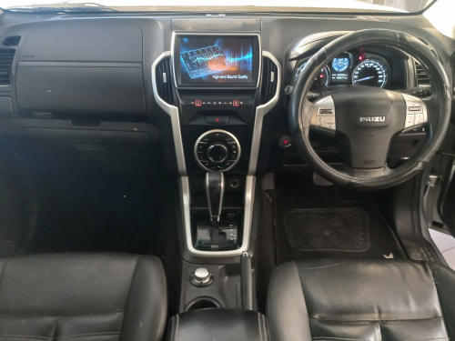 Isuzu MU-X 3.0 4X4 AT in Namibia