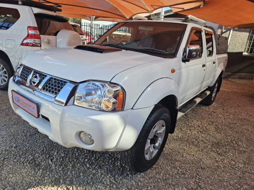 Nissan NP300 2.5 TDI 4x4 in Namibia