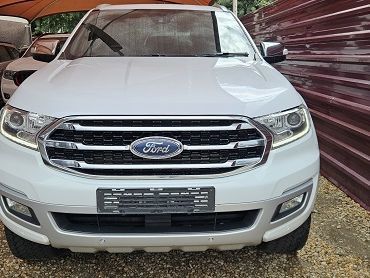 Ford Everest Bi-Turbo LTD in Namibia