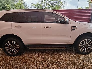 Ford Everest Bi-Turbo LTD in Namibia